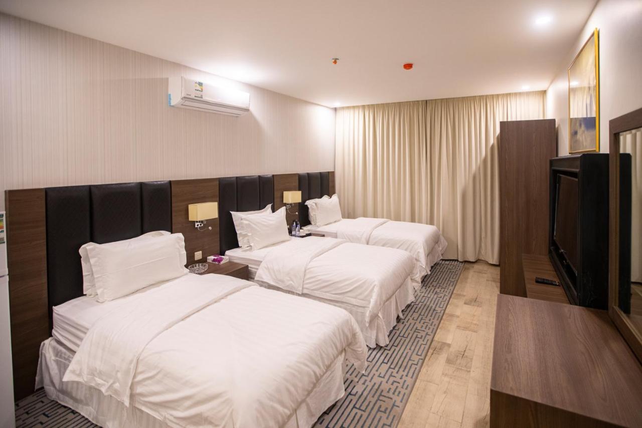 Olive Tree Hotel Табук Екстер'єр фото