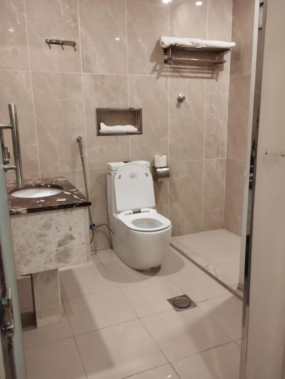 Olive Tree Hotel Табук Екстер'єр фото